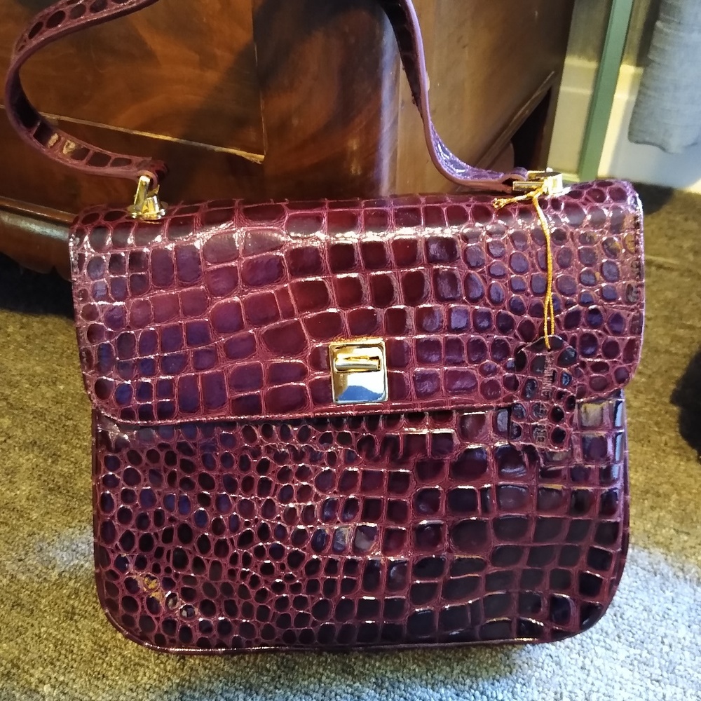 Aligator pattern paton leather shoulder bag